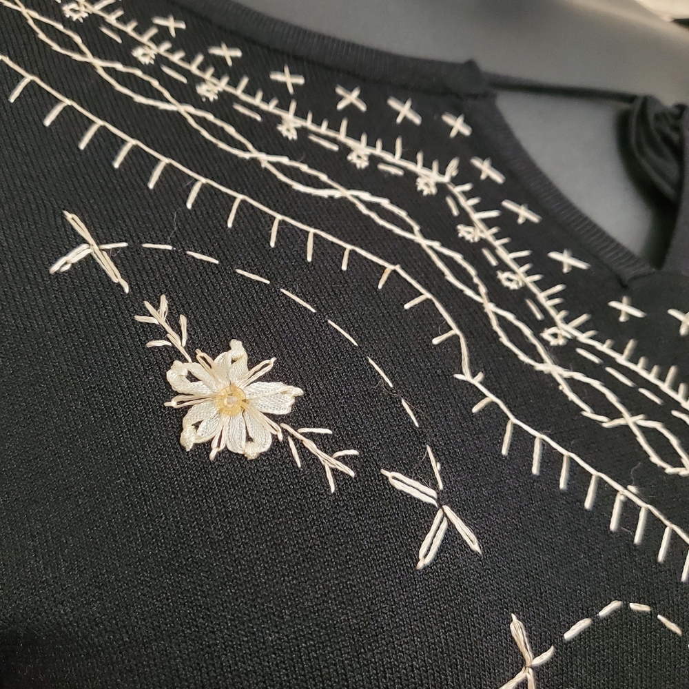 Studio JPR Embroidered Knit Top - Picture 3 of 6